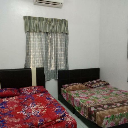 Aiman Homestay Маранг Екстериор снимка
